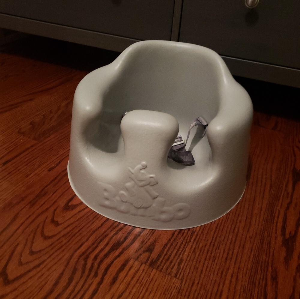 Bumbo Infant Seat (Cool Grey)